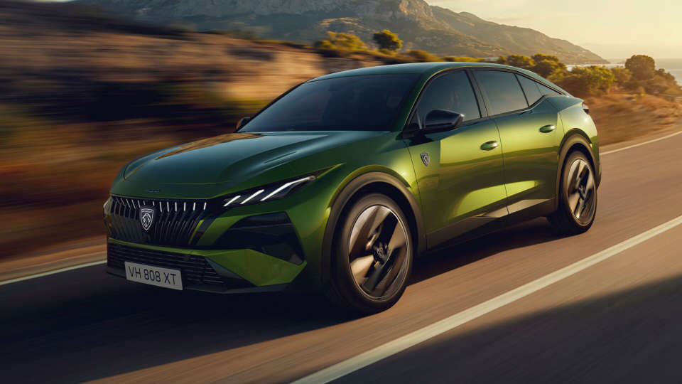 Peugeot 408, вигляд спереду з лівого боку