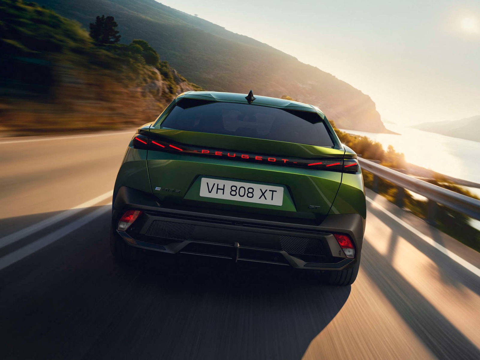 Новий PEUGEOT 408, вигляд ззаду